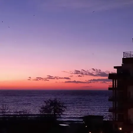 Stensi Atlantis Studia Apartment Ravda